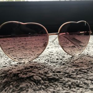 Circus by Sam Edelman Heart Glasses
